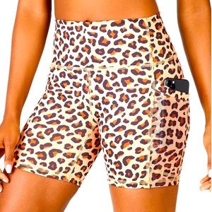 Mila high waisted pocket short in leopard, sz 4X